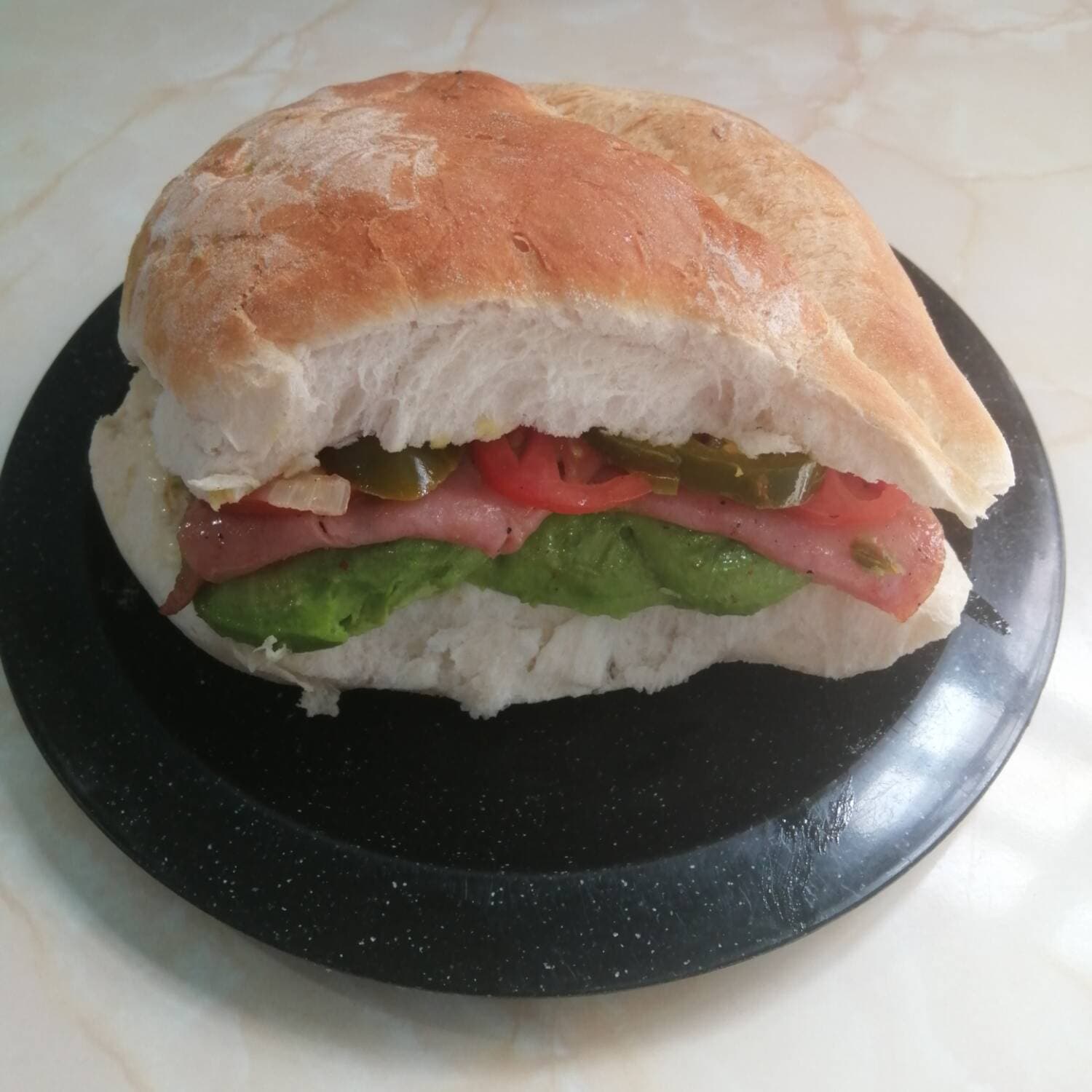 Lonche de Aguacate y Jamón