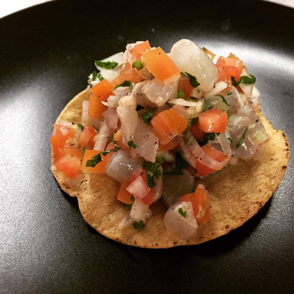 Tostada de ceviche de camaron