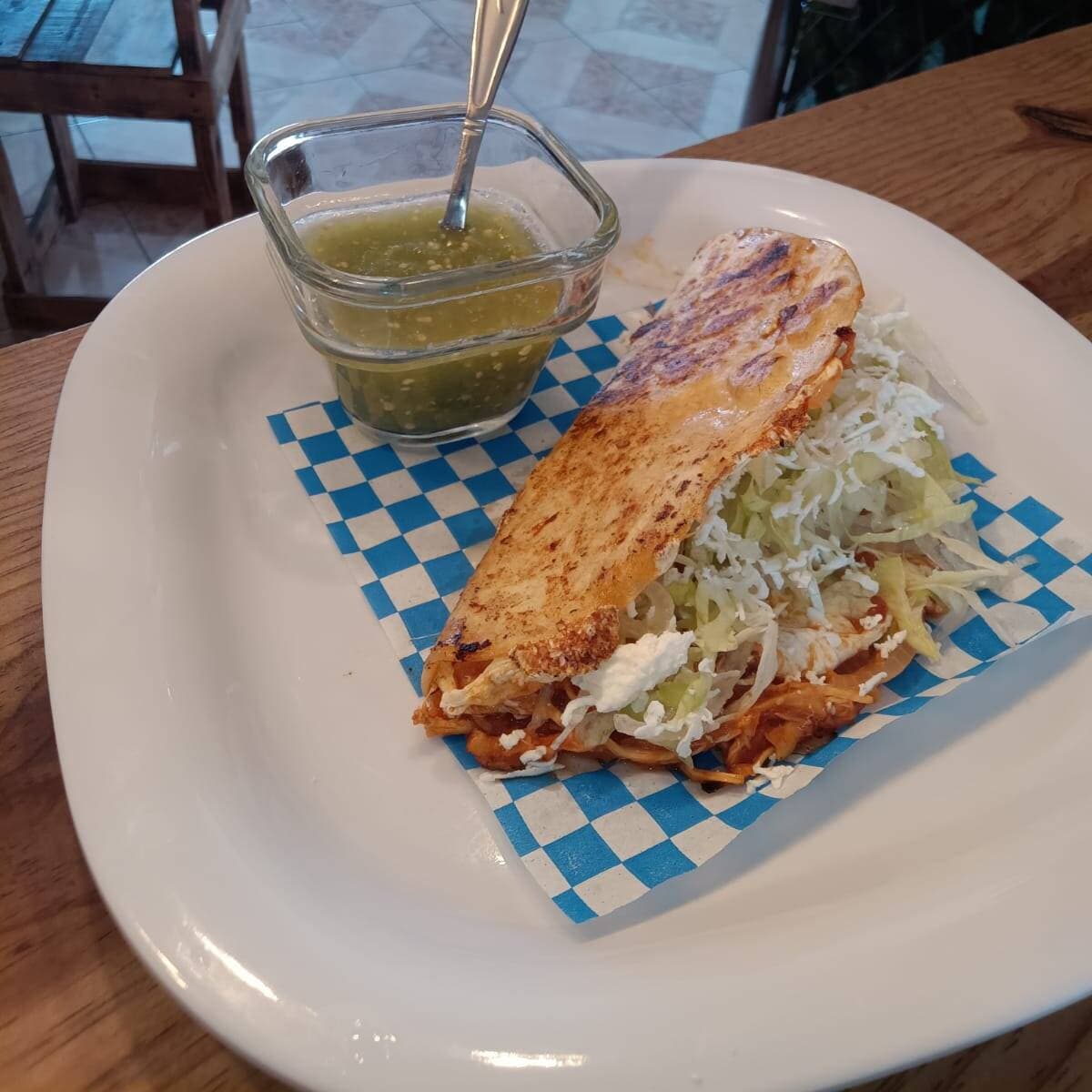 Quesadilla de Tinga de Pollo