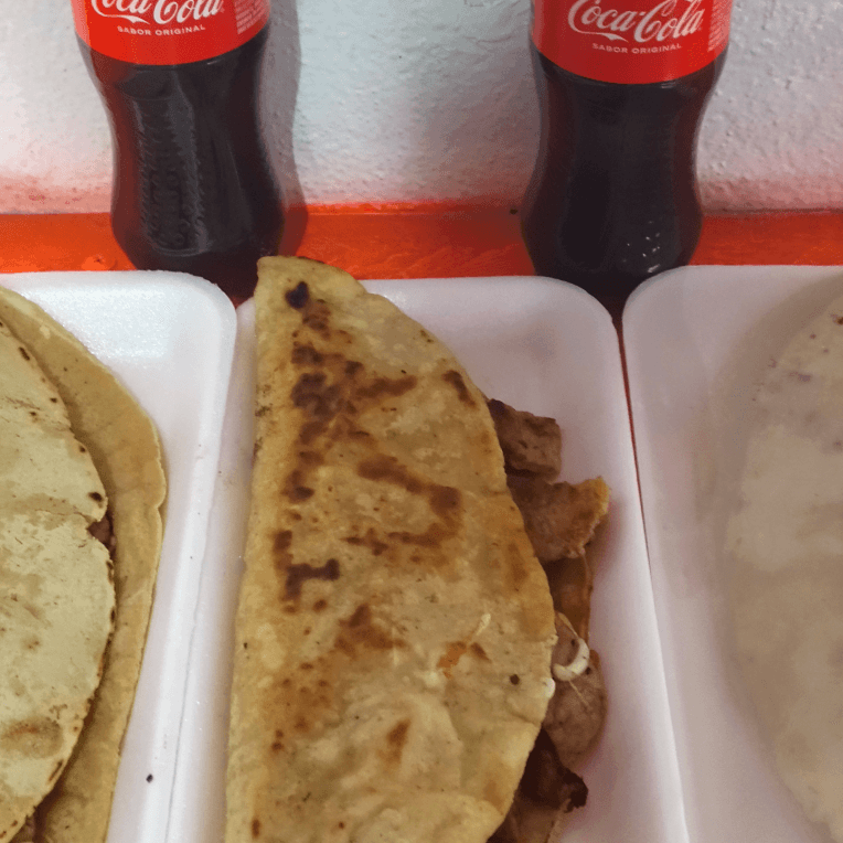 Quesadilla combinada+Quesadilla Jr+Refresco+Jugo