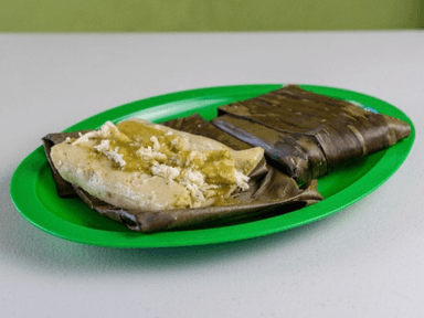 Tamal de Puerco en Salsa Verde