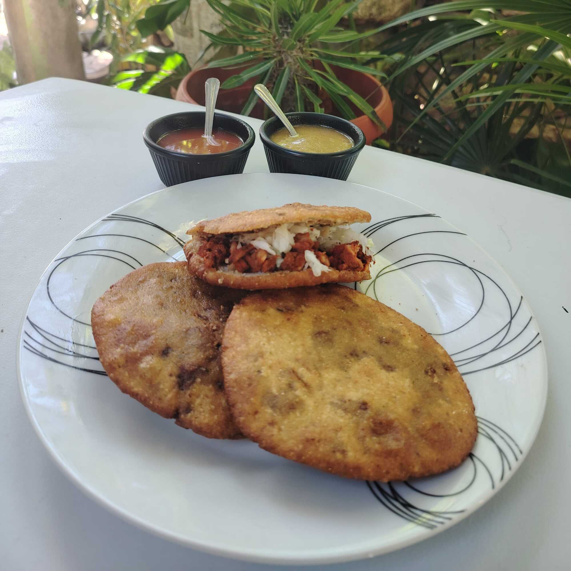 Gordita de Puyul Rellena de Pastor