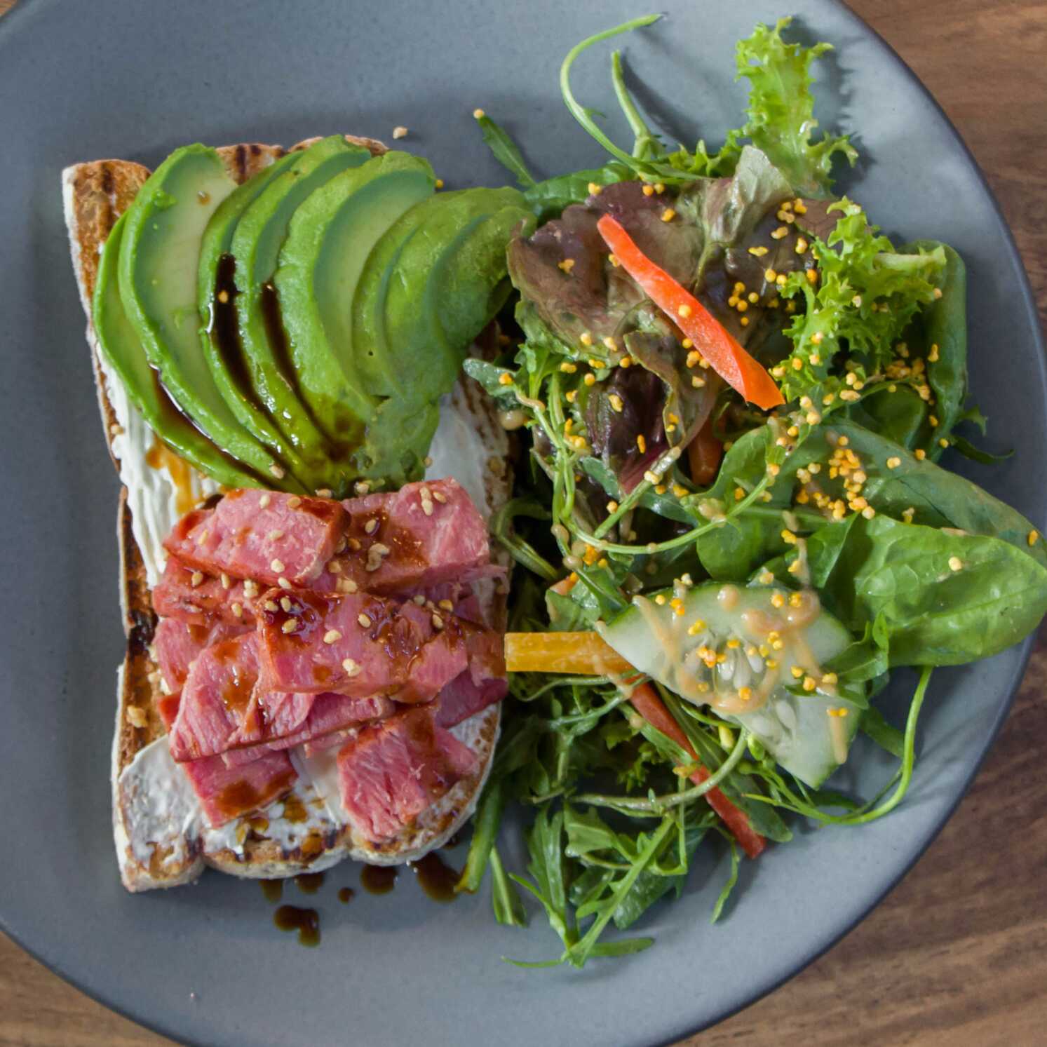 Toast de Atún y Aguacate