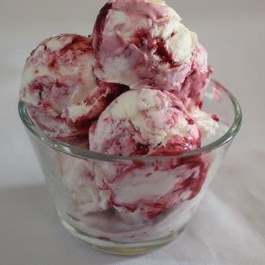 Nieve de Queso con Zarzamora