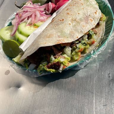 Quesadilla de Harina con Asada