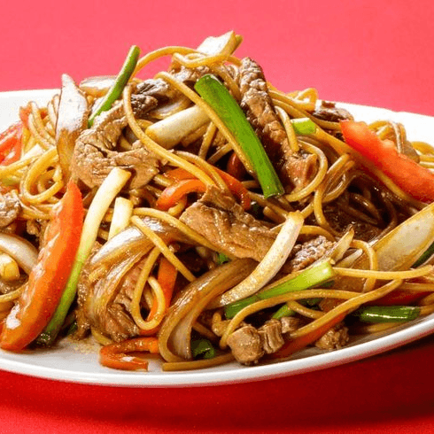 Tallarín Saltado