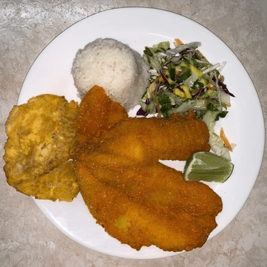 Sancocho de Pescado con Filete Plancha