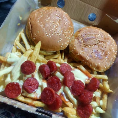 Promo de 2 Hamburguesas con Salchipapas