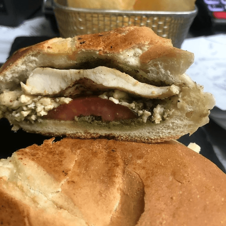 Sándwich Panini Pollo Capresse