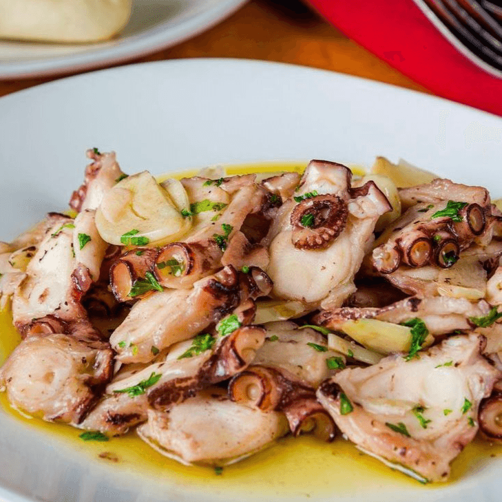 Pulpo al Ajillo