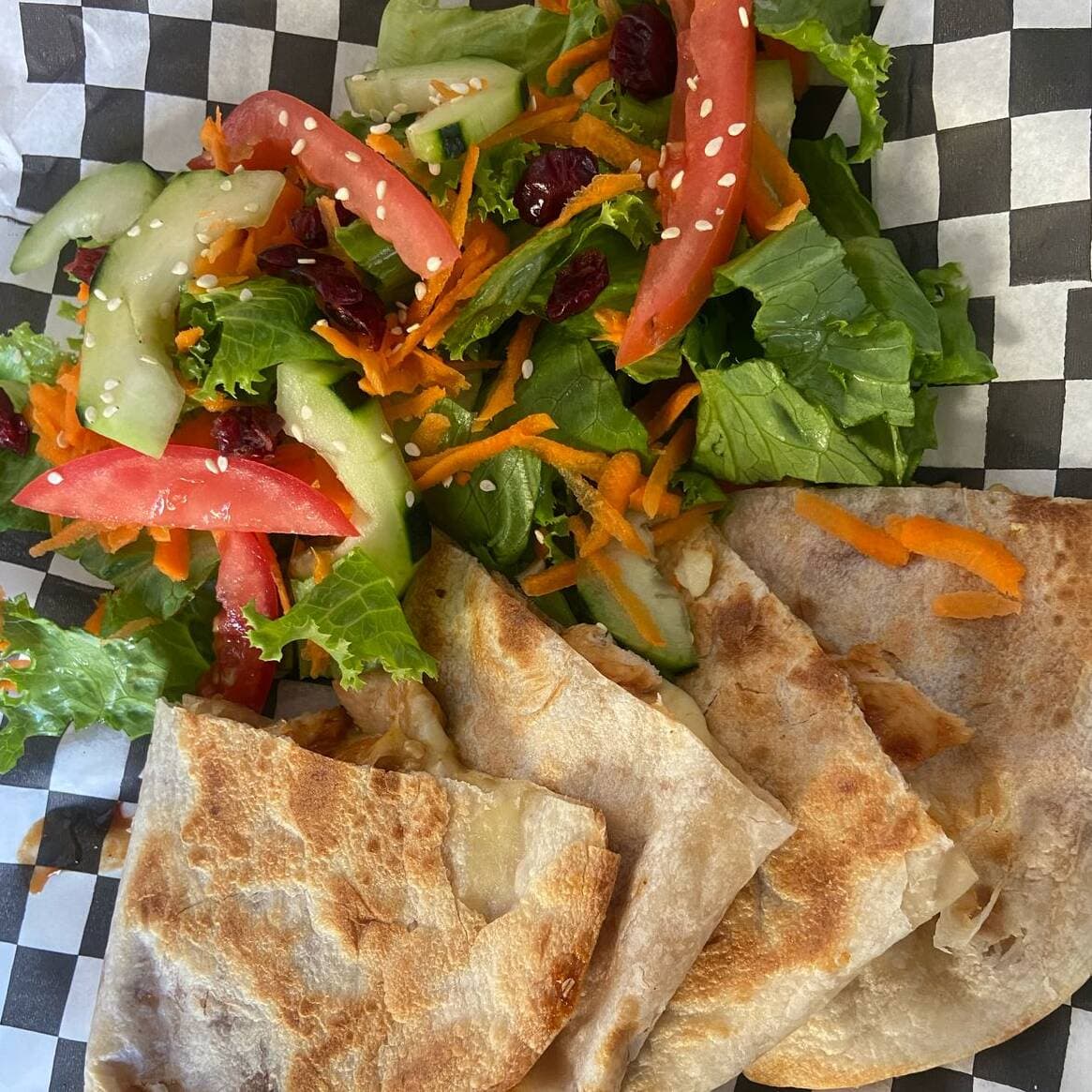 Quesadillas con Ensalada