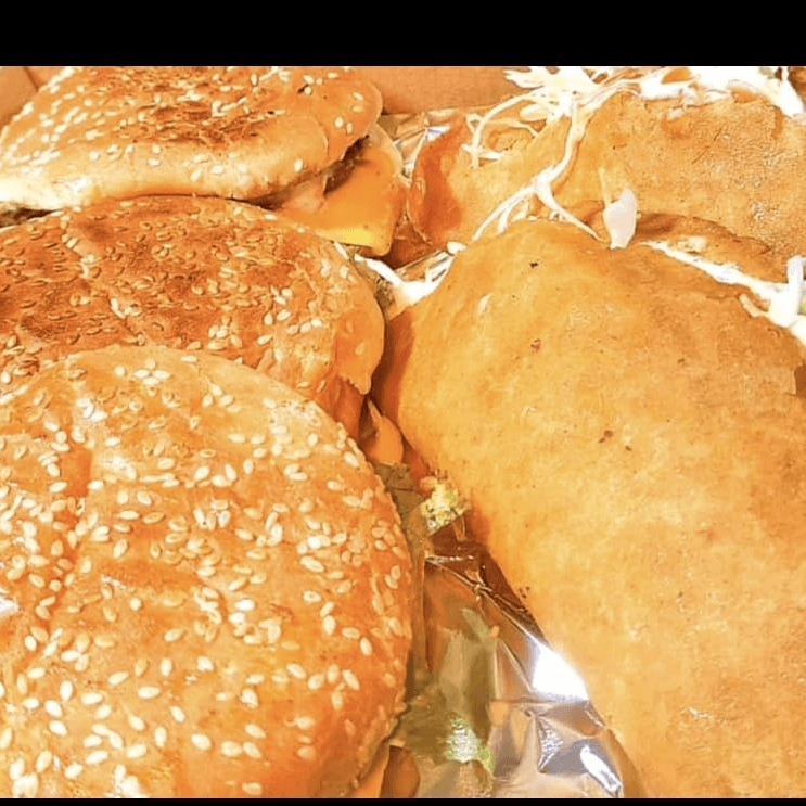 La 3x3 (3 Hamburguesa + 3 Empanadas)