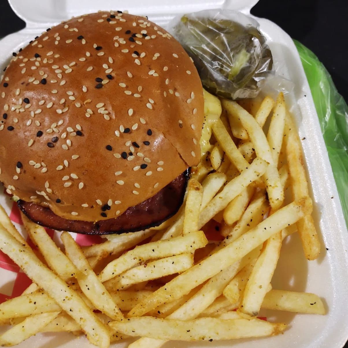 Hamburguesa clasica con papas