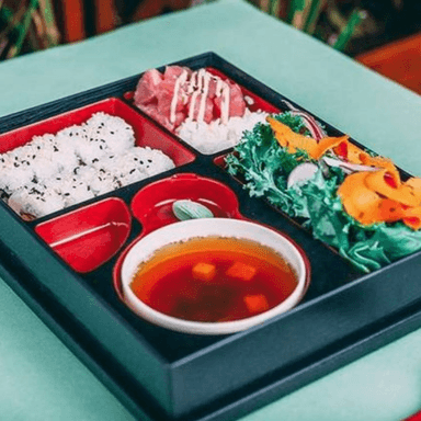 Bento Box Sushi Roll Completo ¡Gratis!