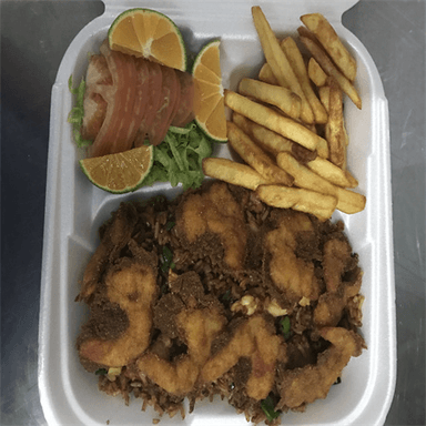 Pollo Empanizado con Ensalada y Papas