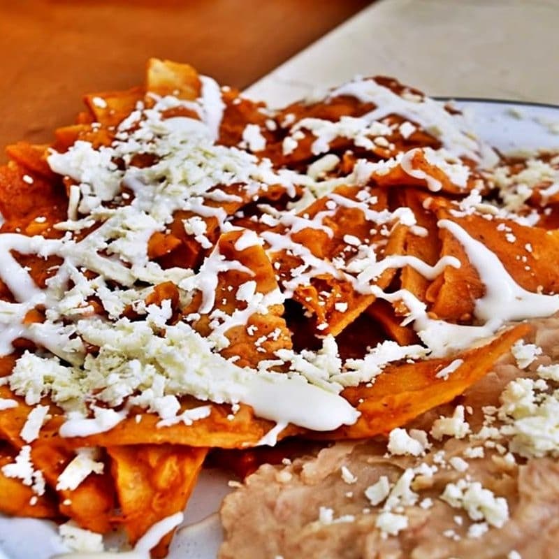 Chilaquiles Rojos con Huevo.