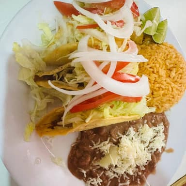 Tacos Dorados de Deshebrada