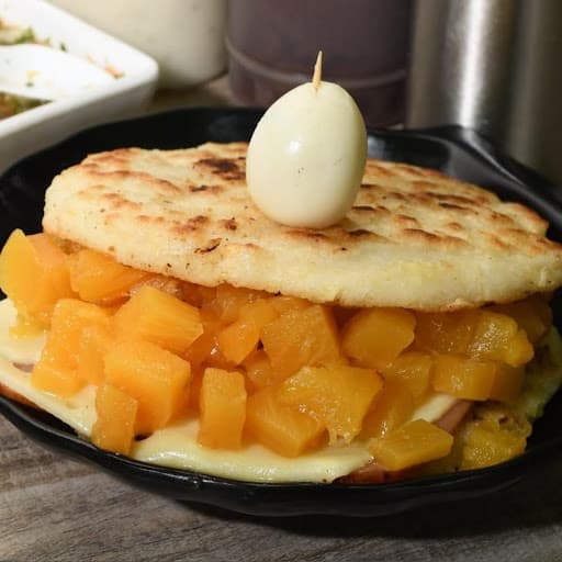 Arepa Hawaiana