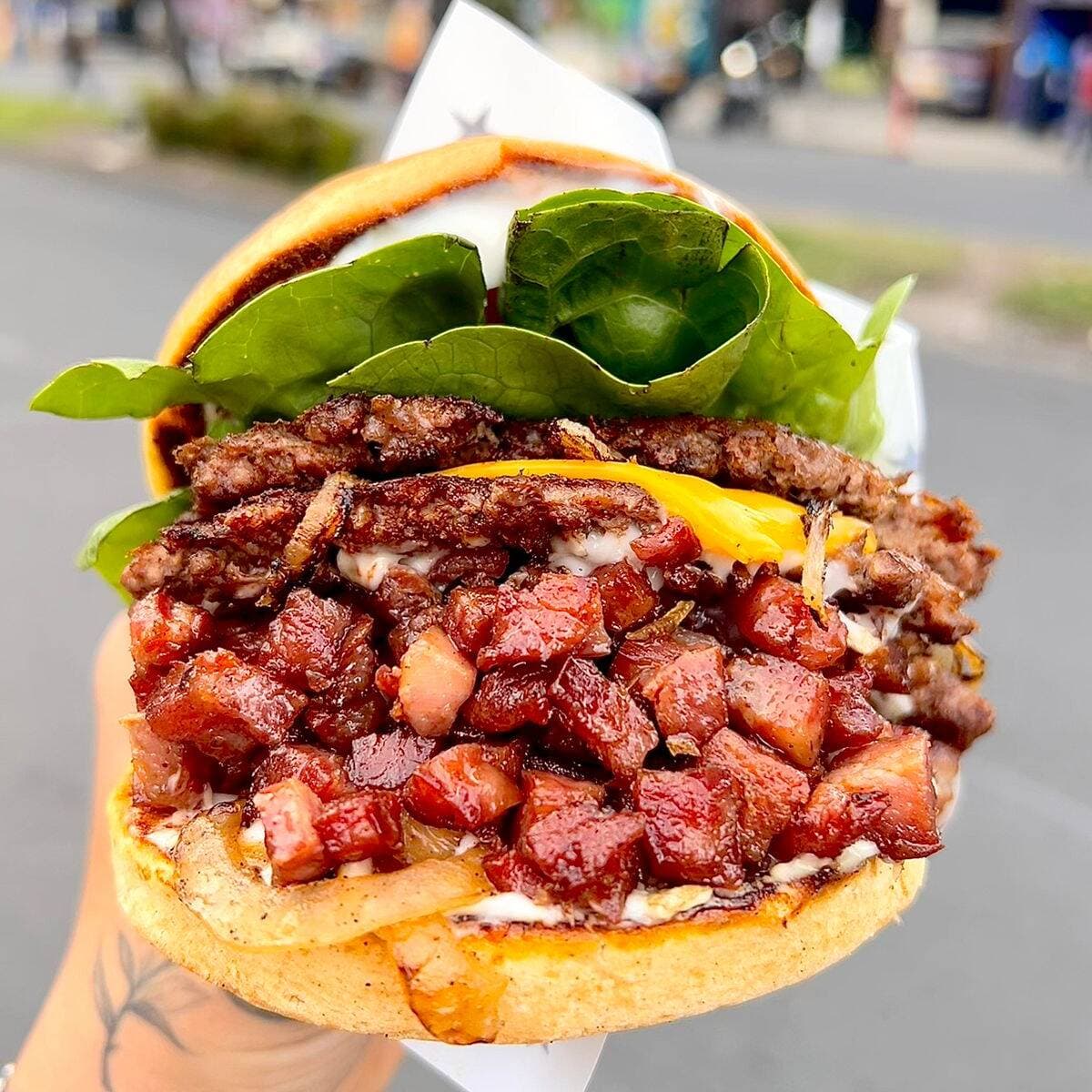 Combo Costillas Onion Smash Burger Sencilla