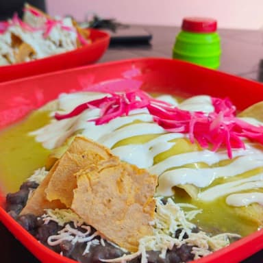 Enchiladas Verdes de Pollo