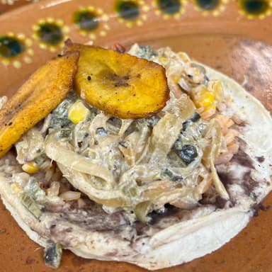 TACO DE RAJAS CON CREMA