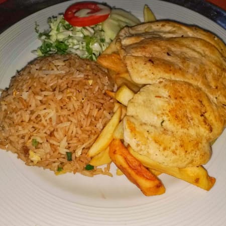 Mostro Parrillero(Pollo a la Plancha+Papas+Chaufa)