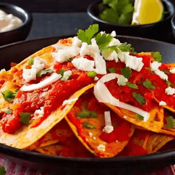 Chilaquiles con Carne de Res con Papas