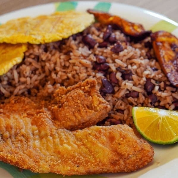 Rice and Beans con Filete de Pescado