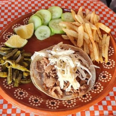Taco de Bistec con Queso