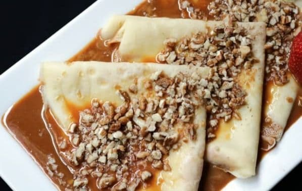 Crepa con Cajeta y nuez