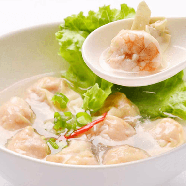 08.Sopa de Wantan con Camarón