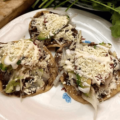 Tostadas de Carne Molida (3 Piezas)