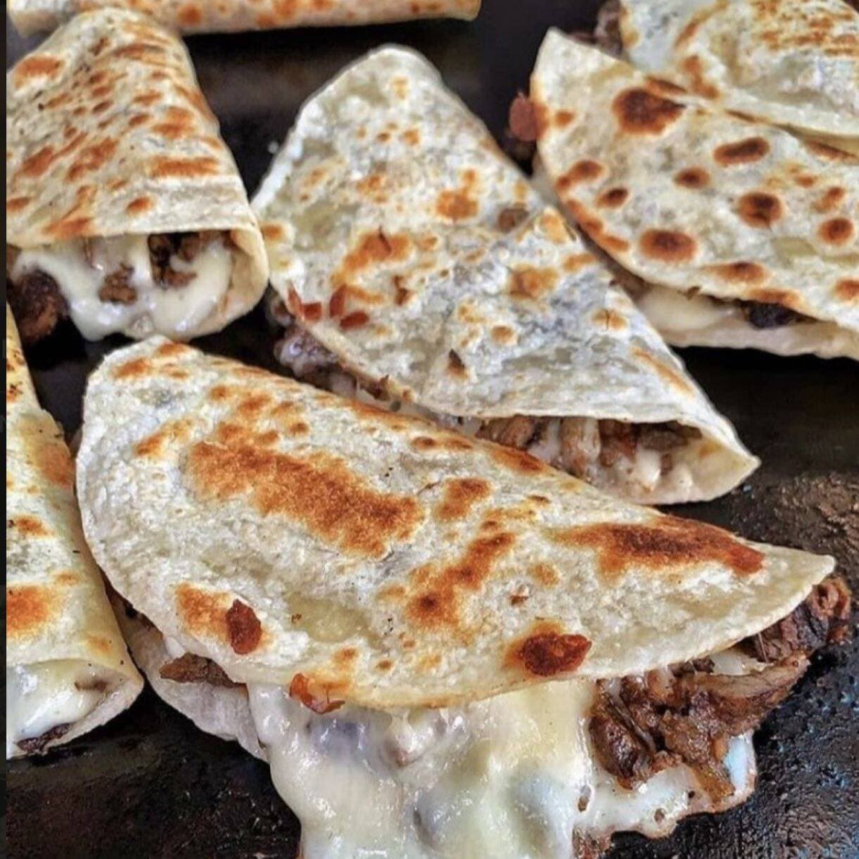 Taco de Harina con Longaniza con Queso