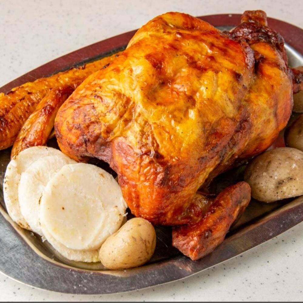 Pollo Asado con Arepa
