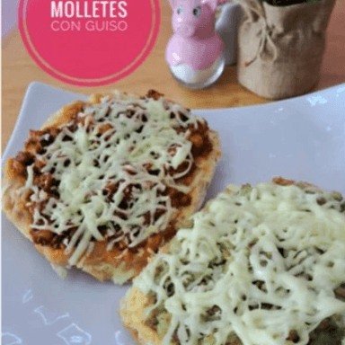 Molletes con Guiso
