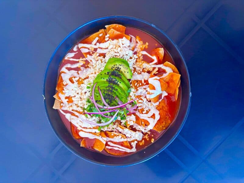 CHILACOS con aguacate
