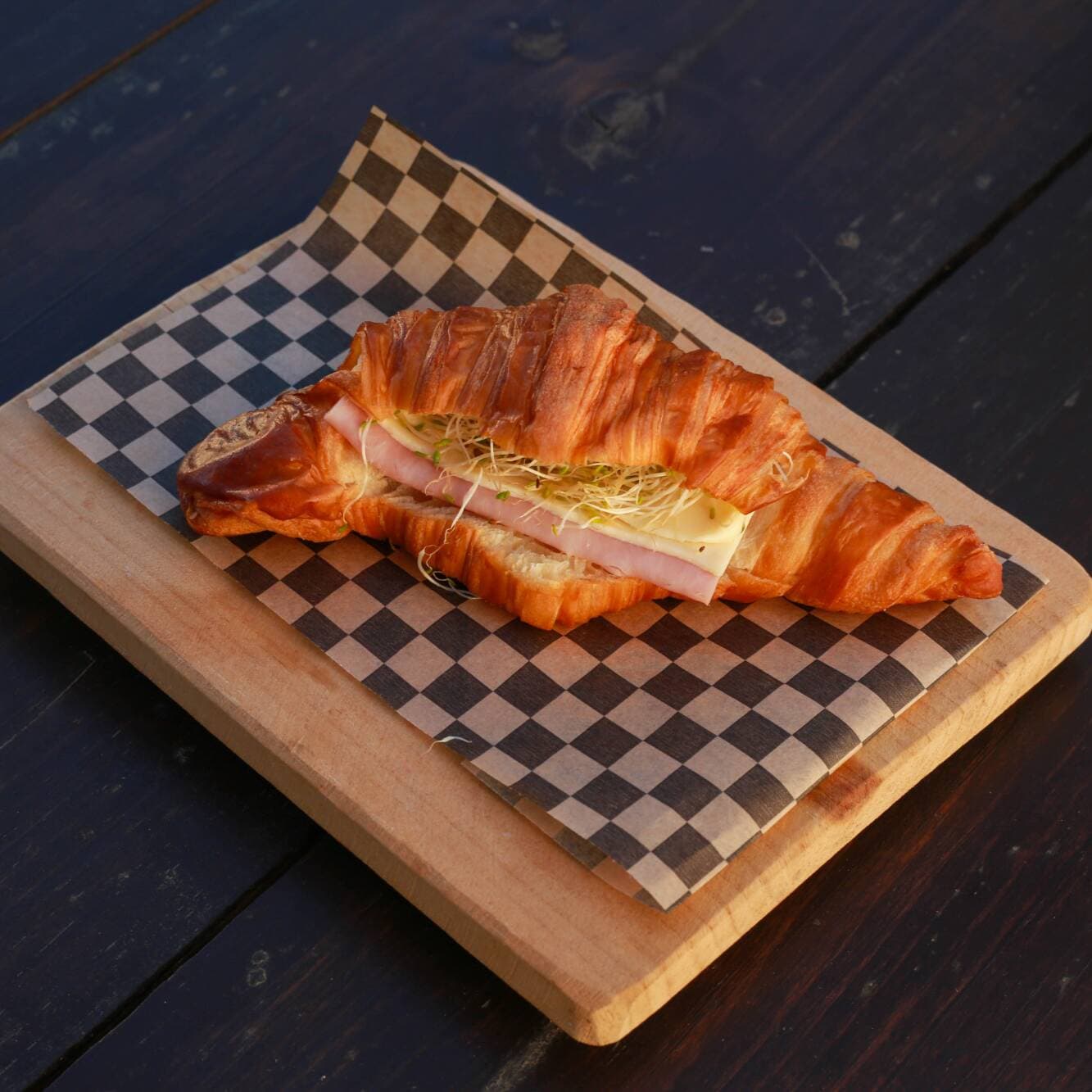 Croissant de Jamón y Queso