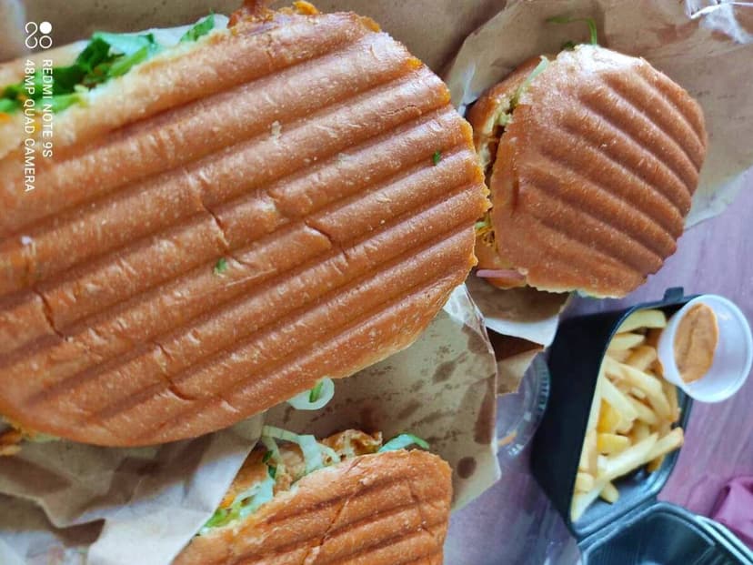TORTAS LA CAPITAL