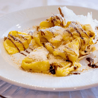 TORTELLONI DE ESTOFADO SALSA ZANAHOR, BALS Y T.QLA
