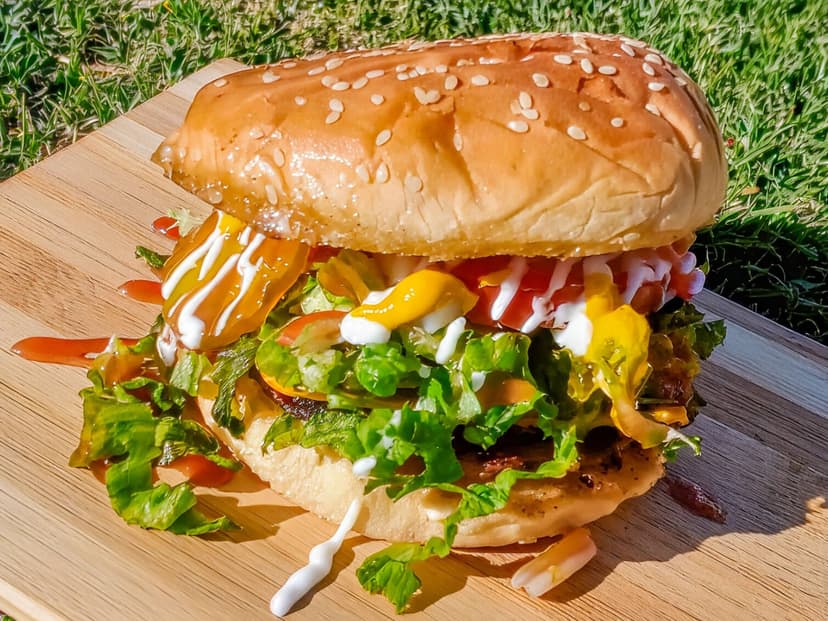 MEXIBURGUER & JOCHOS ( CIMATARIO)