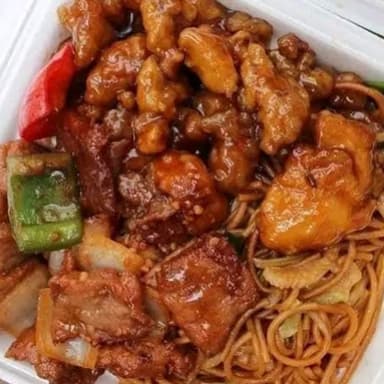 Pastas en Salsa BBQ Pollo y Cerdo