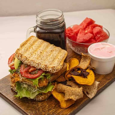 Box Sorpresa Club Sandwichito Chicken Crunch