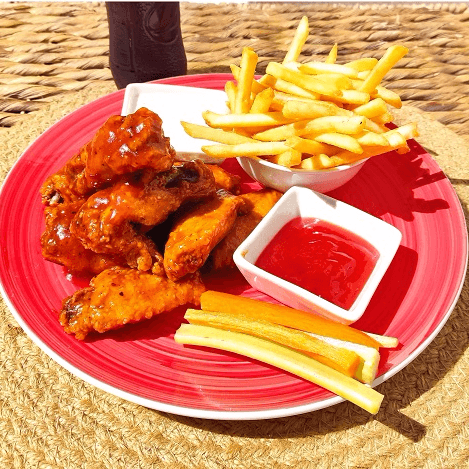 Alitas, Papas Fritas, Bebida (1 Persona)