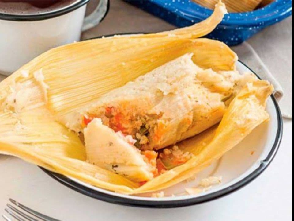 Tamal Rajas con Queso