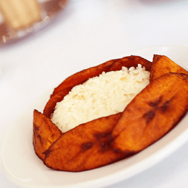 ARROZ CON PLÁTANOS FRITOS
