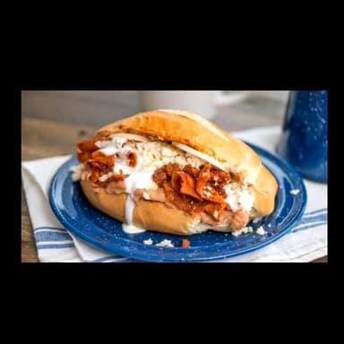 Torta de Chilaquiles Rojos