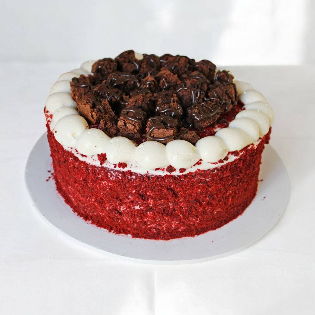 Pastel Red Velvet con Brownie