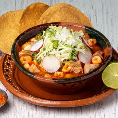 Pozole rojo de cabeza