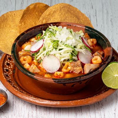 Pozole rojo de cabeza
