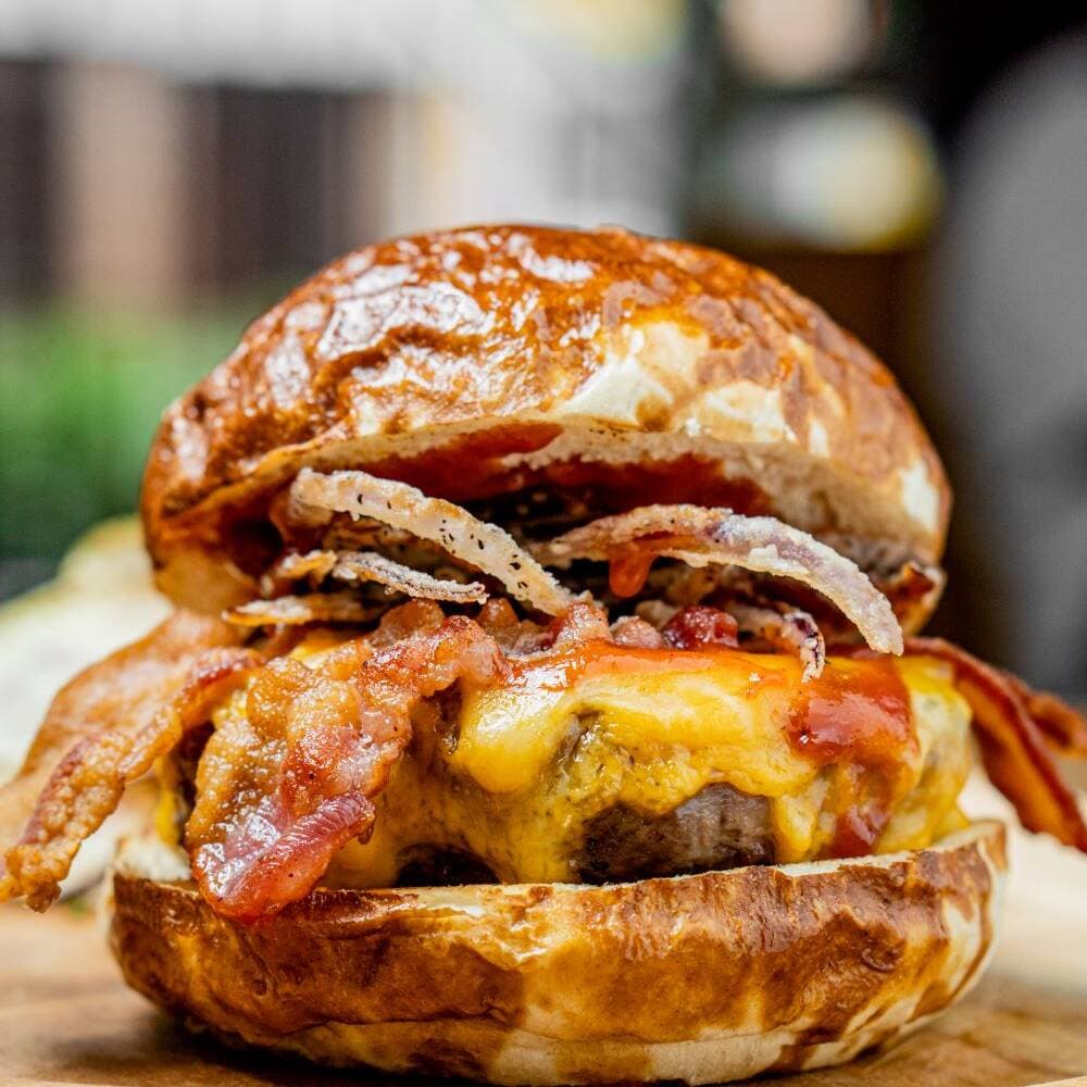 Hamburguesa Bar-Bacoa + Papas
